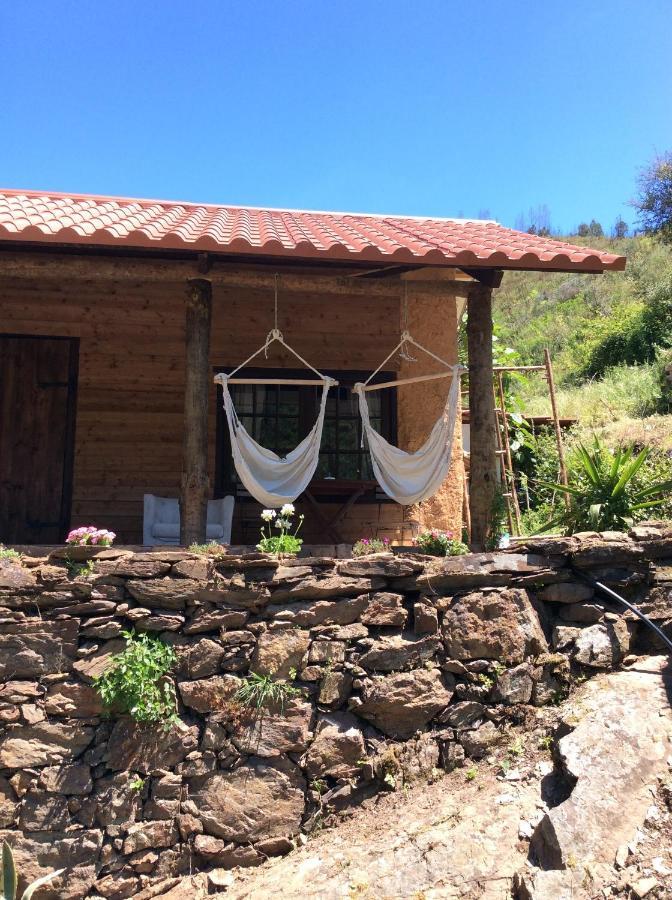Unique Tiny House with Natural Building Techniques Figueiro Dos Vinhos Extérieur photo